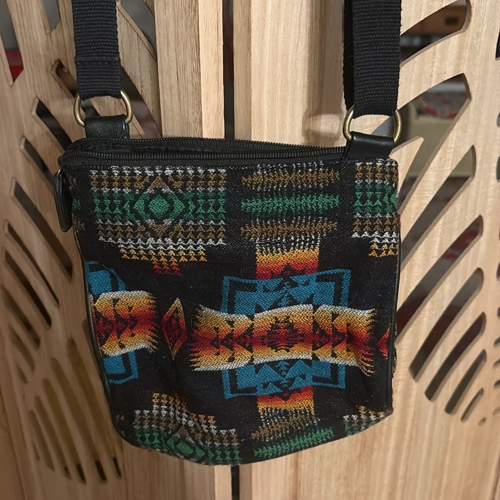 Pendleton Crossbody Purse - Picture 3 of 7